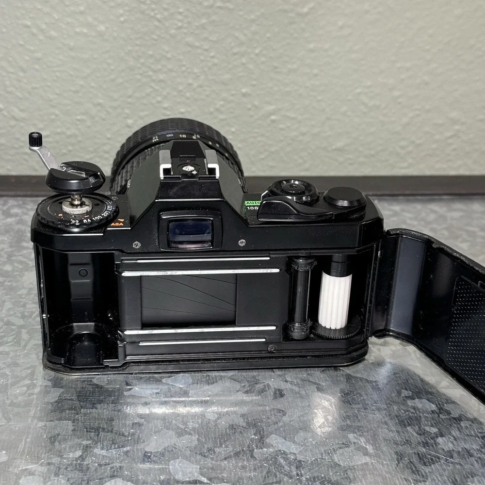 Asahi Pentax MV 1 35mm SLR Film‎ Camera SMC Pentax-M Zoom 1:2.8 ~ 4 40 ~ 80 mm
